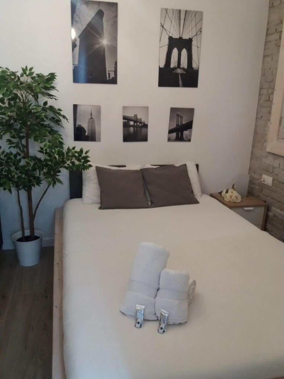 Suites By Eric Olsan Valenza Esterno foto